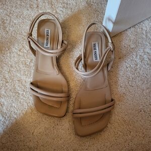 Steve Madden Beige Strappy Sandals 8
